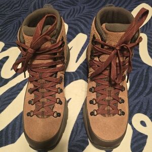 Danner mens waterproof hiking boots size 10
